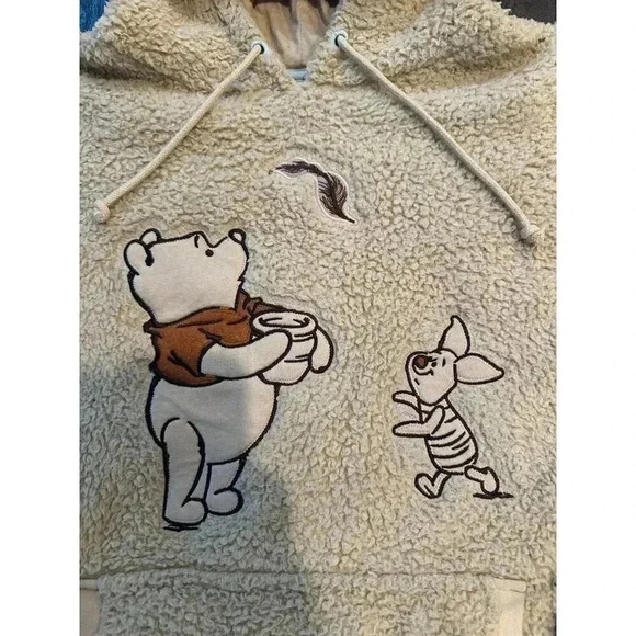 Disney Parks Winnie the Pooh and Piglet Ladies' Fluffy Hooded Sweatshirt b42 - Picture 5 of 5
